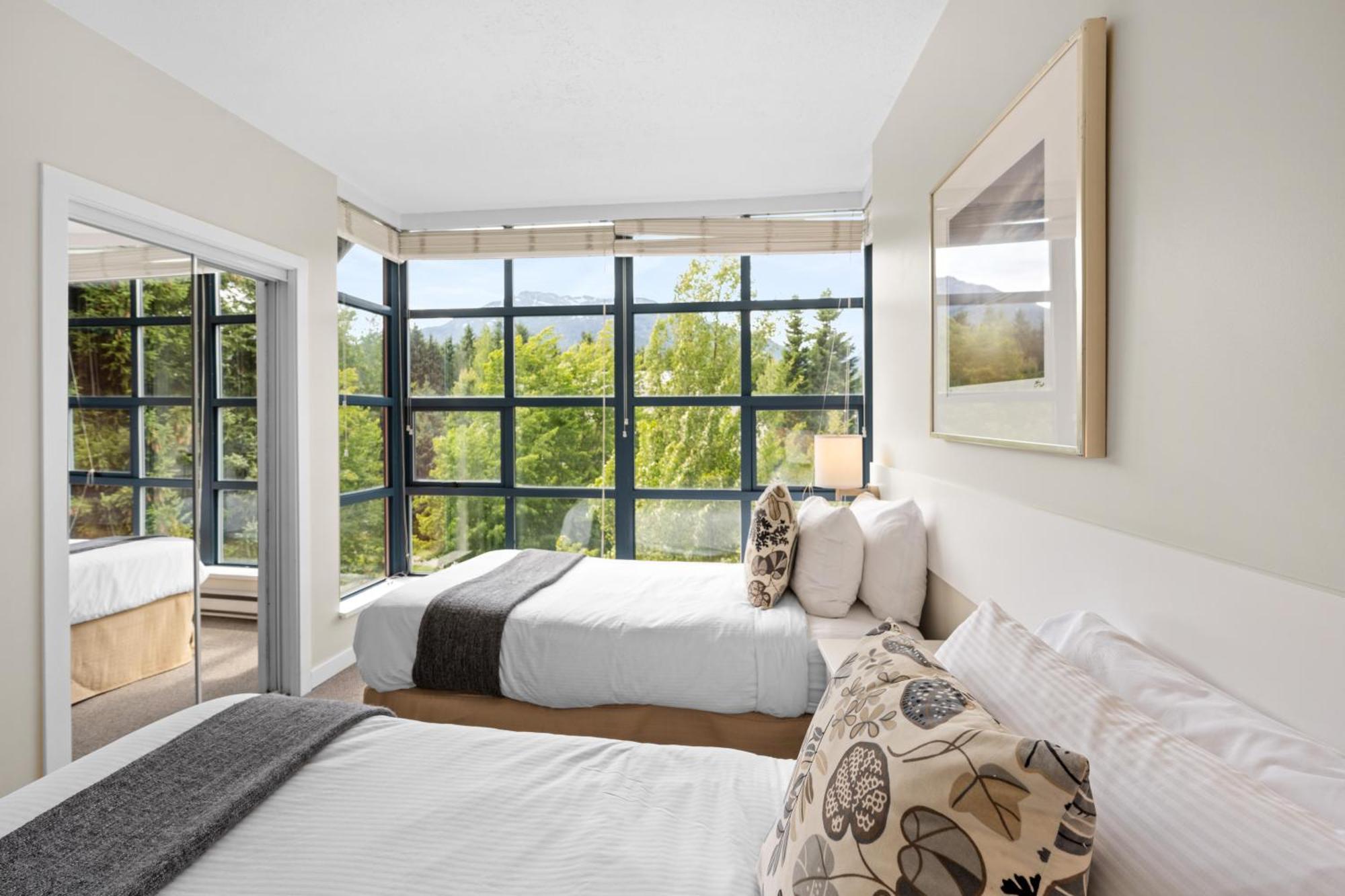 Alpenglow Two Bedroom By Mva Holiday home *