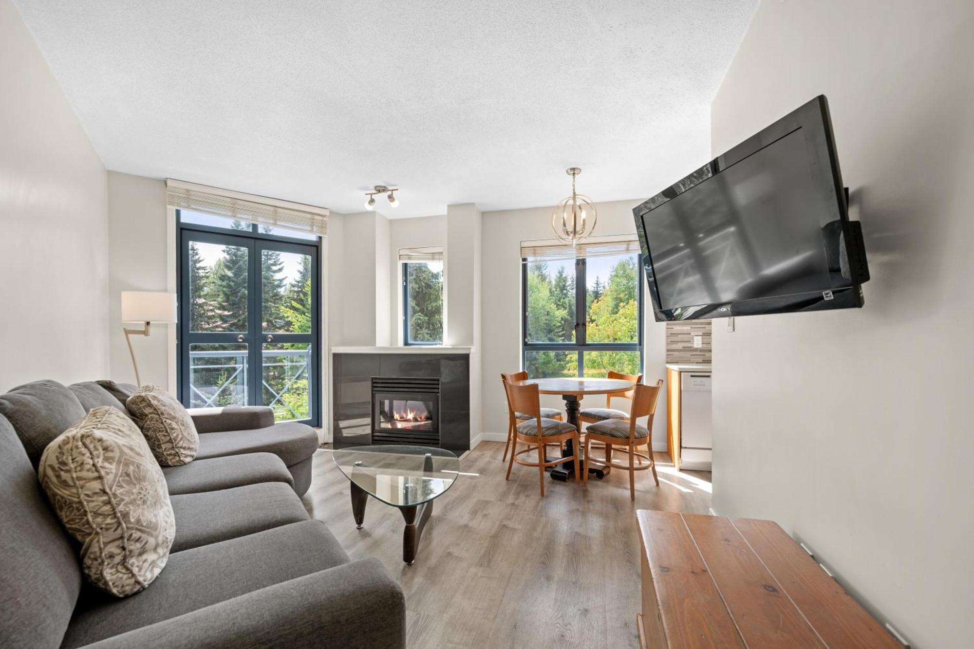 Alpenglow Two Bedroom By Mva Holiday home *